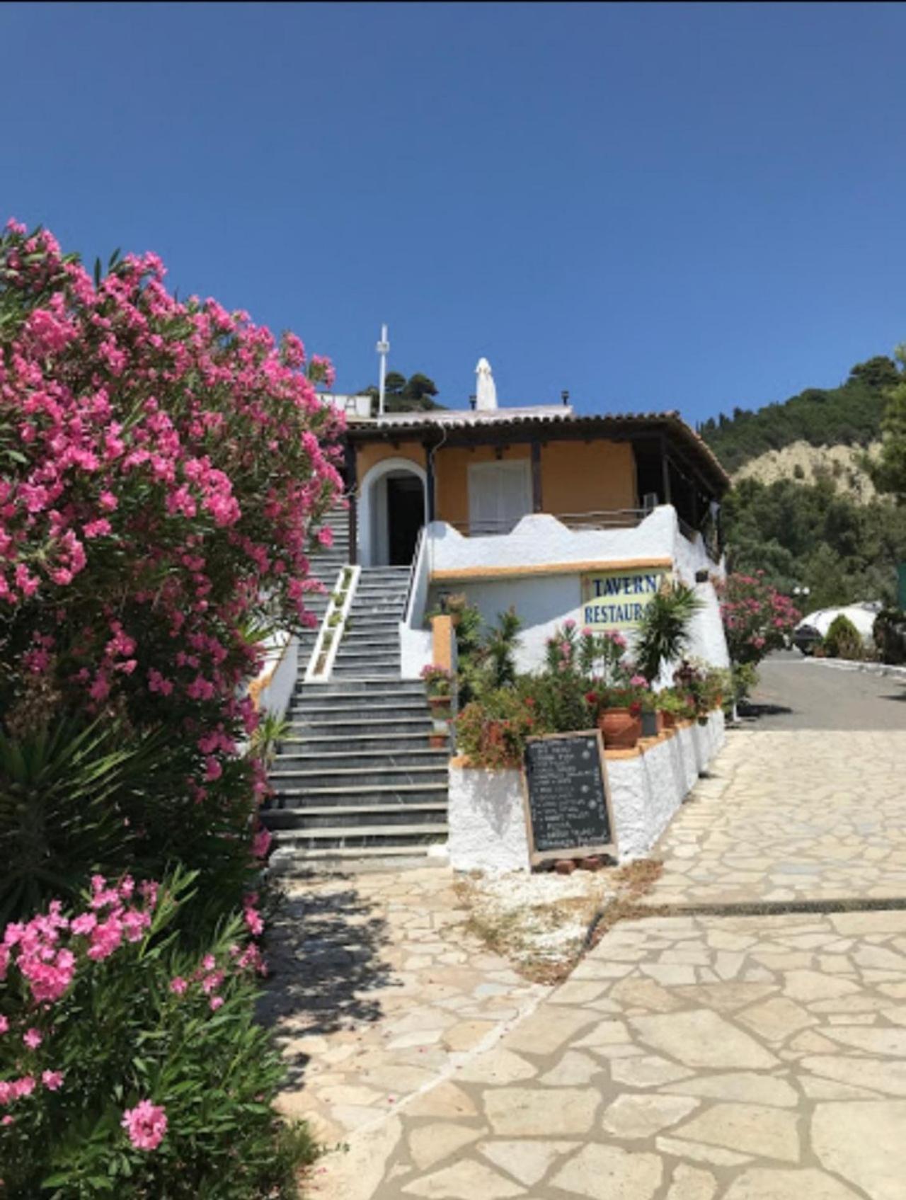 Seablue 137 Corfu Appartement *